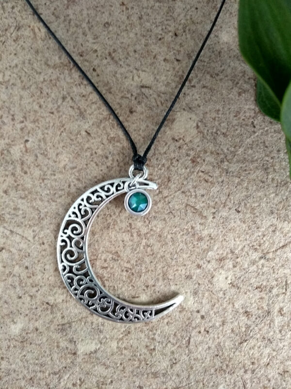 Colgante Luna de zamak con cristal Swarovski royal green